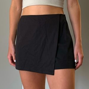 Black skort